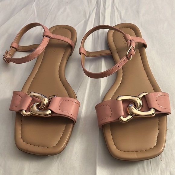 Aerosoles YOYÓ pink leather flat sandals Sz 10 gold tone chain link detailing - Picture 8 of 12